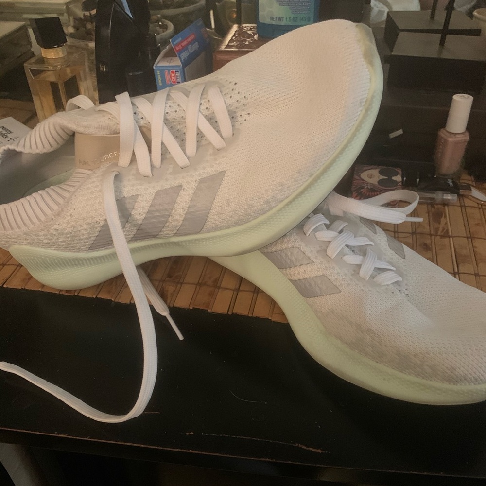 Adidas green grey white 9.5 Bounce+